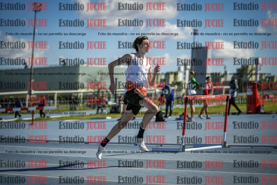 Fotos de los 400 m con vallas de varones