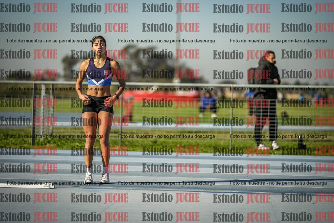 Fotos del salto en alto de mujeres - heptatlón 2