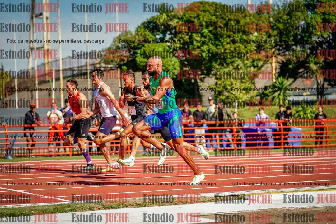 Fotos de los 100 m llanos de varones - deca 1