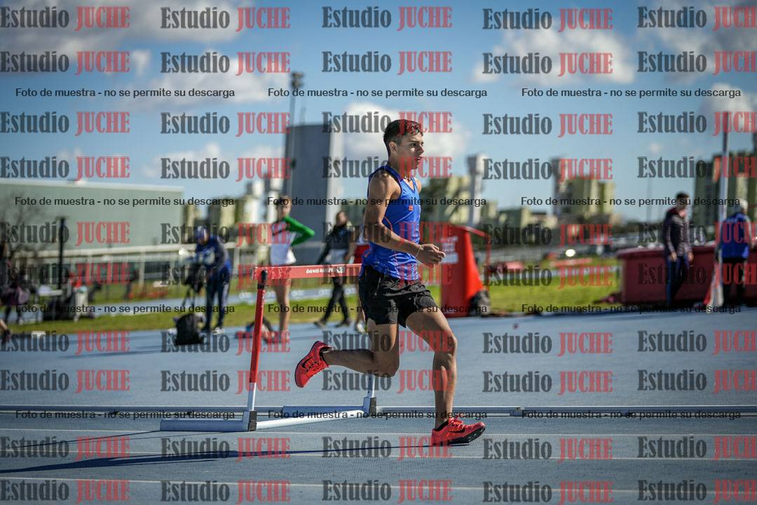 Fotos de los 400 m con vallas de varones