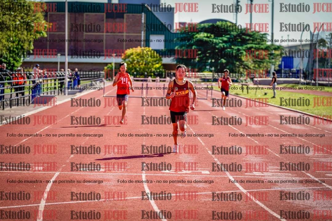 Fotos de los 295 m con vallas de varones