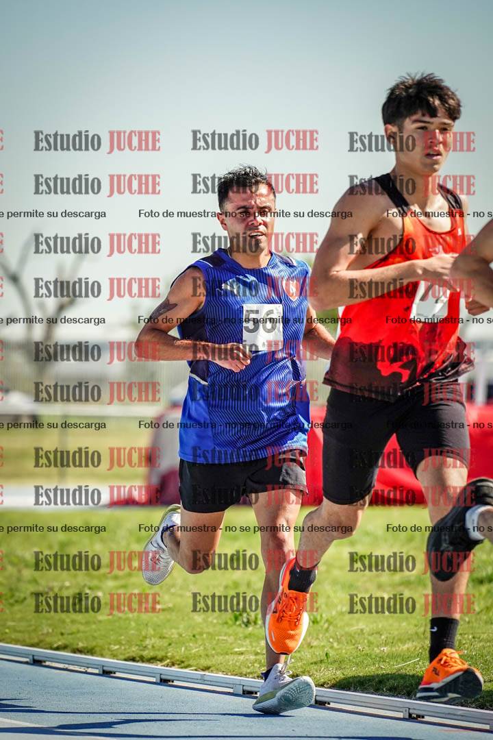 Fotos de los 5000 m de mujeres y varones - serie 1