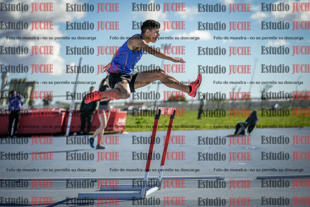 Fotos de los 400 m con vallas de varones