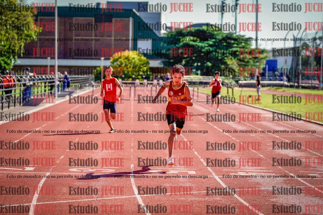 Fotos de los 295 m con vallas de varones