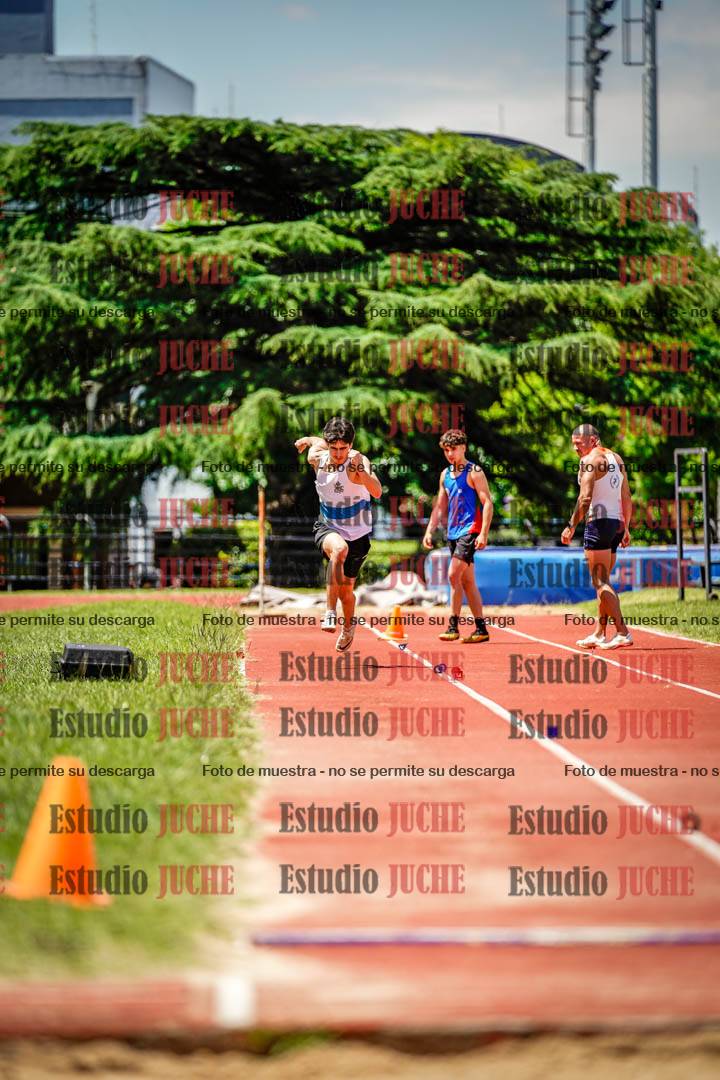 Fotos del salto en largo de varones