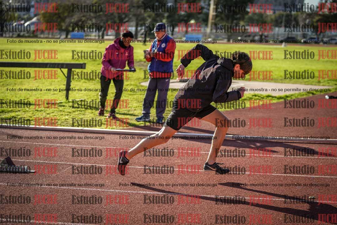 Fotos de los 400 m con vallas de varones