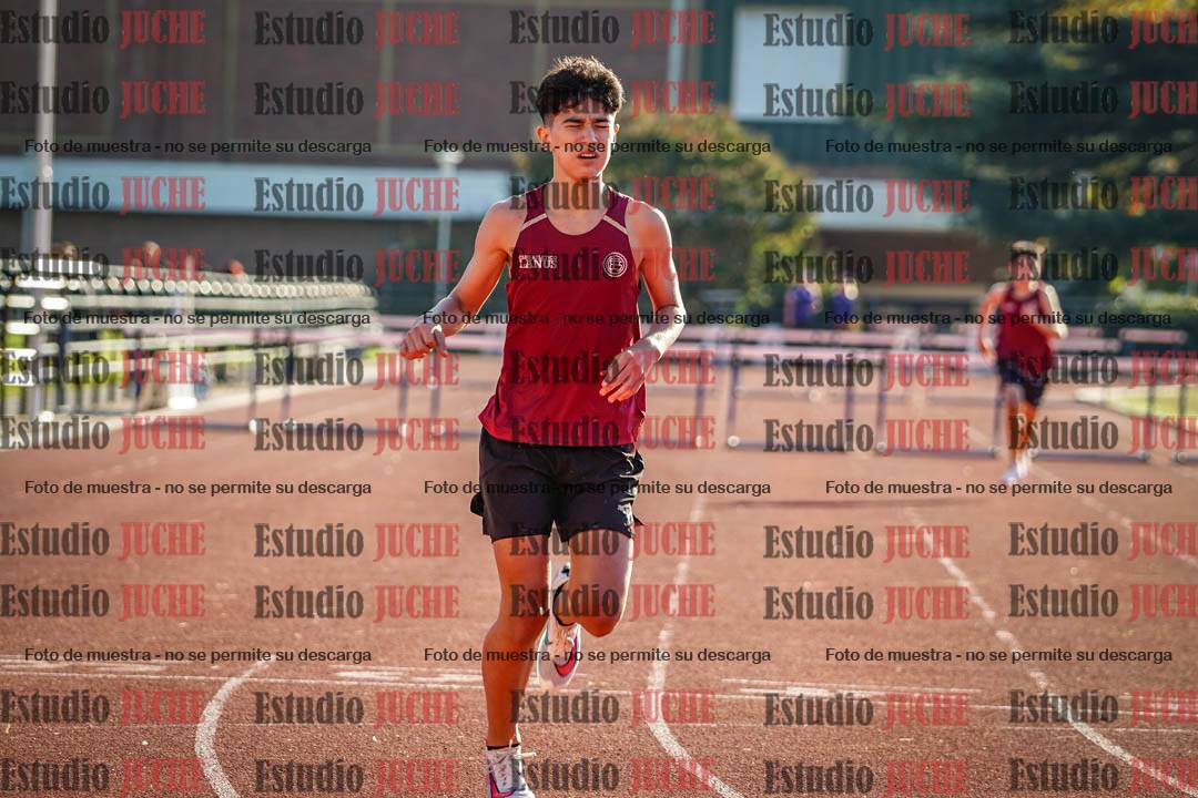 Fotos de los 295 m con vallas de varones
