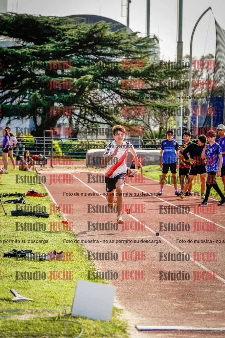 Fotos del salto en largo de varones