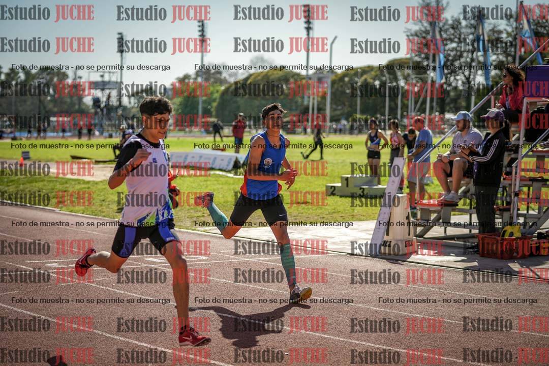 Fotos de los 295 m con vallas de varones