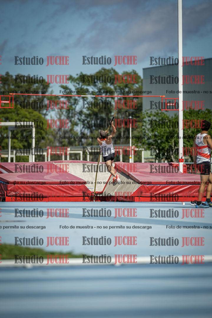 Fotos del salto con garrocha de mujeres y varones - todas las alturas