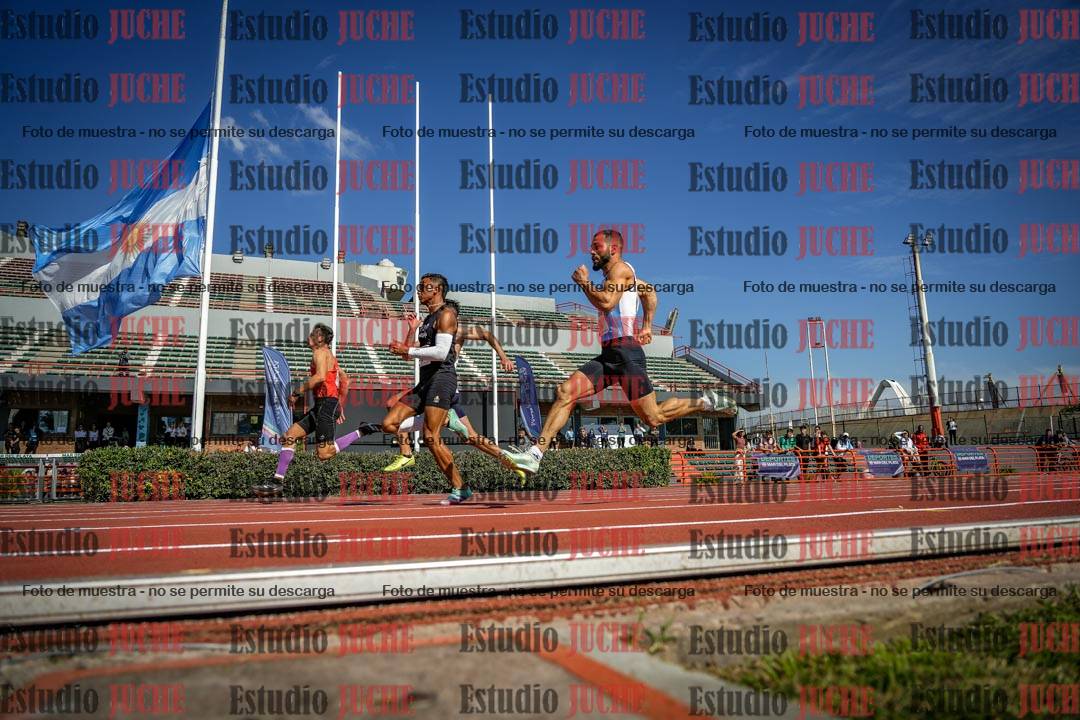Fotos de los 100 m llanos de varones - deca 1