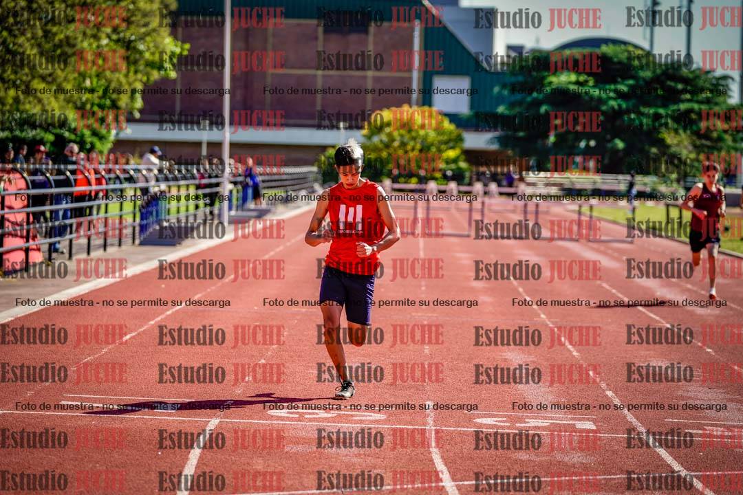 Fotos de los 295 m con vallas de varones