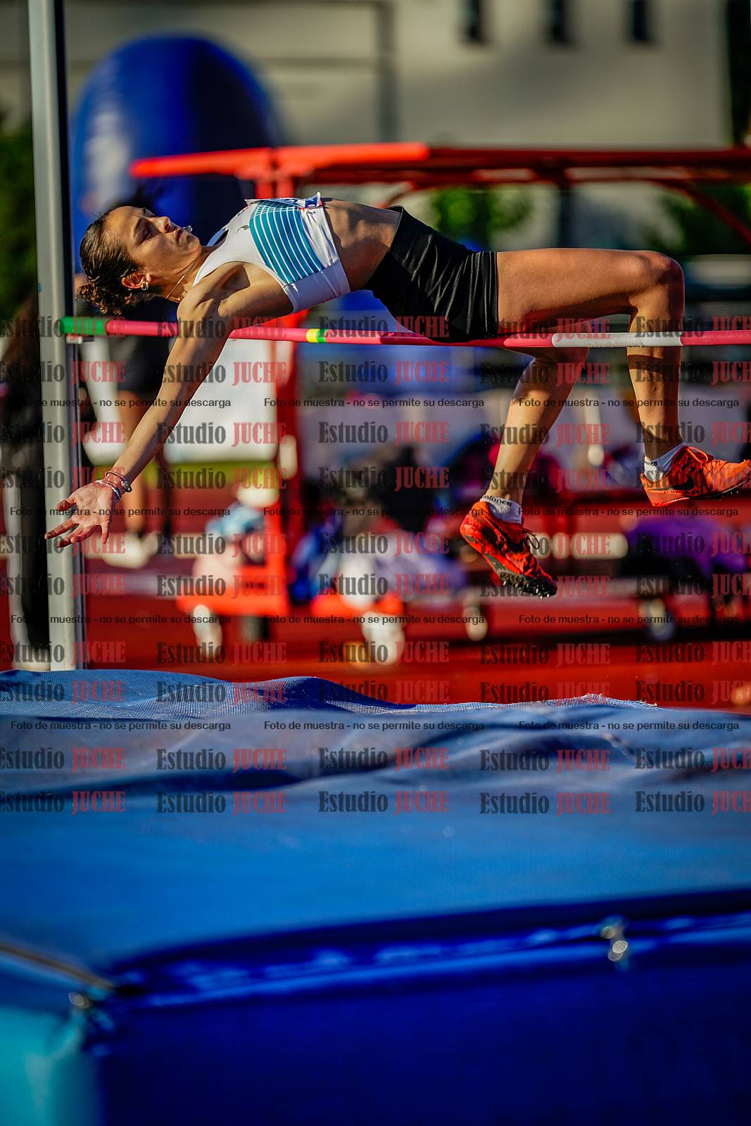 Fotos del salto en alto de mujeres