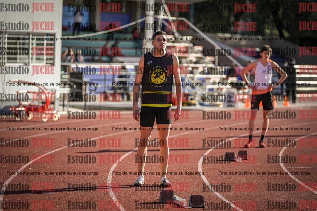 Fotos de los 400 m con vallas de varones