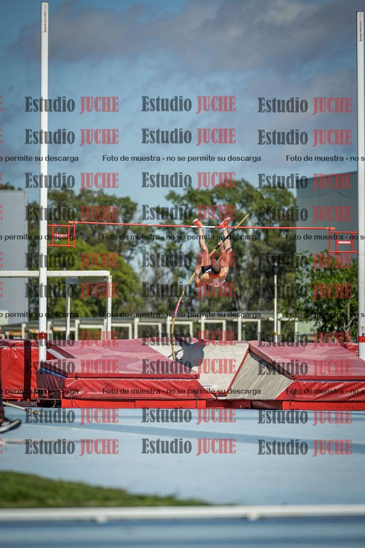 Fotos del salto con garrocha de mujeres y varones - todas las alturas