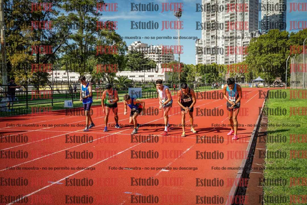 Fotos de los 3000 m con obstáculos de varones