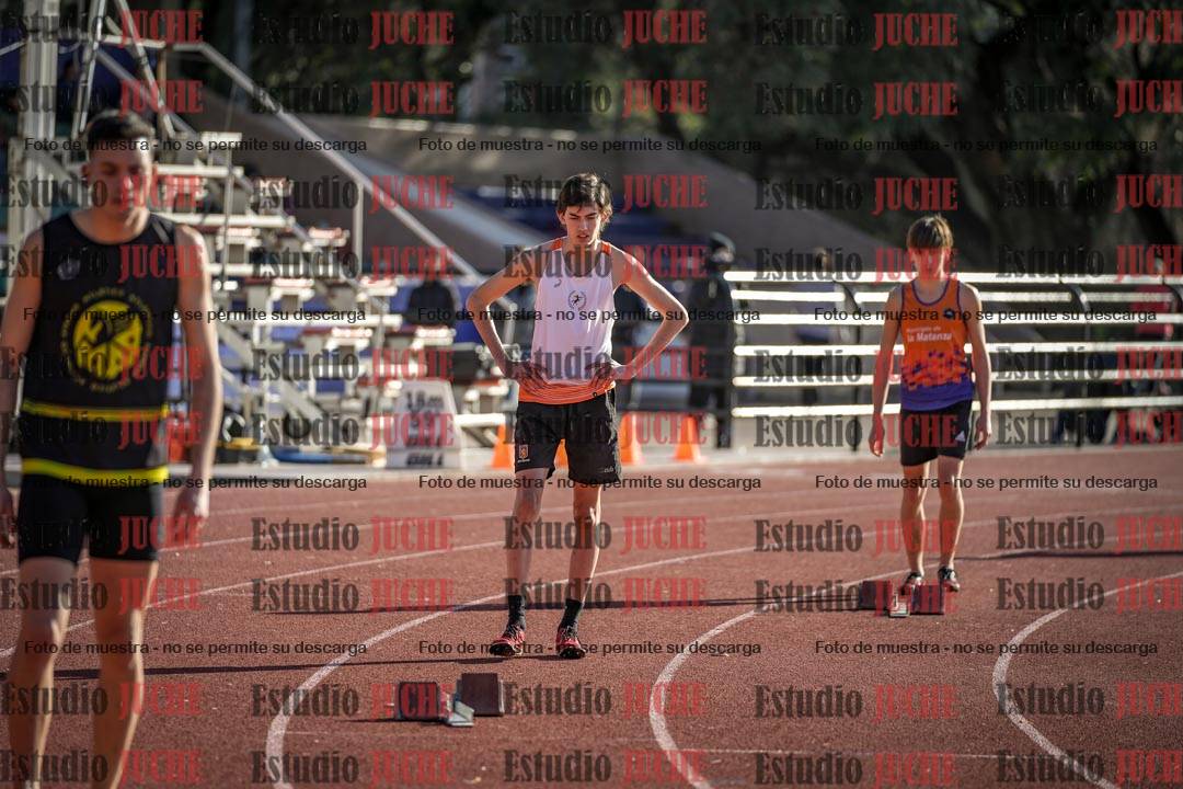 Fotos de los 400 m con vallas de varones