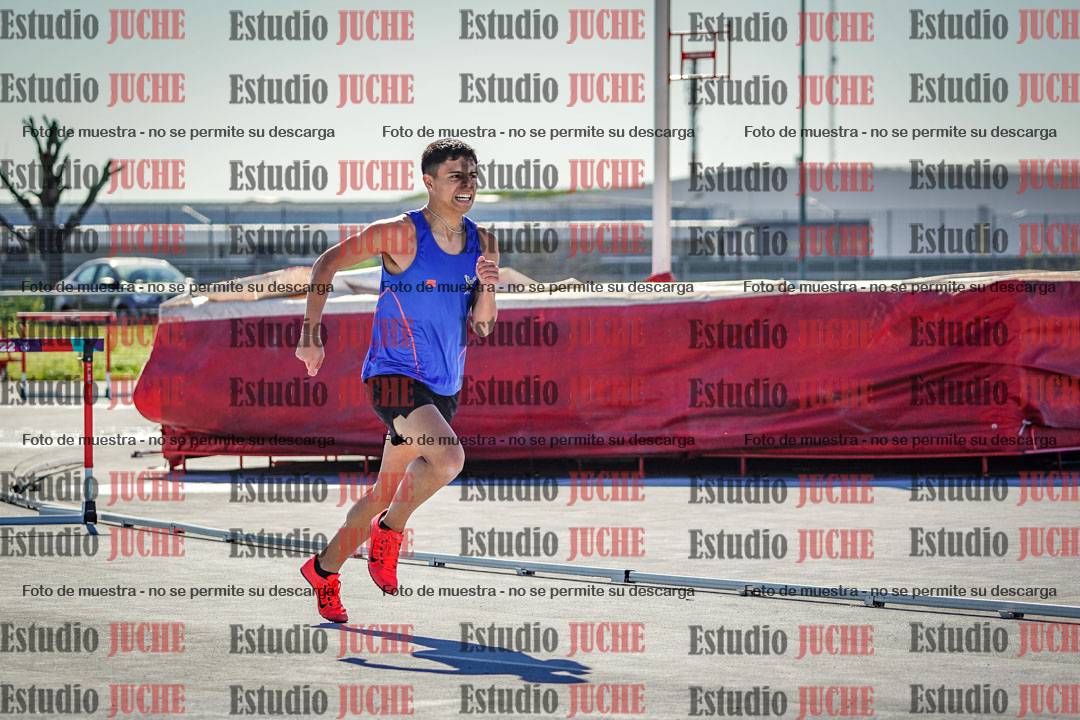 Fotos de los 400 m con vallas de varones
