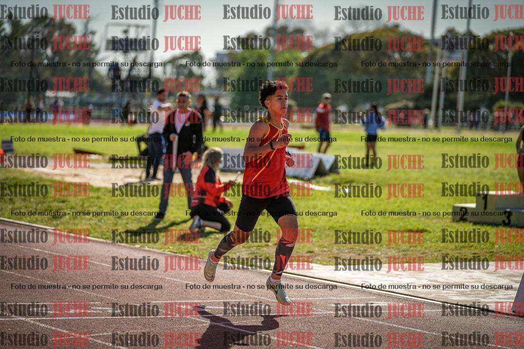 Fotos de los 295 m con vallas de varones