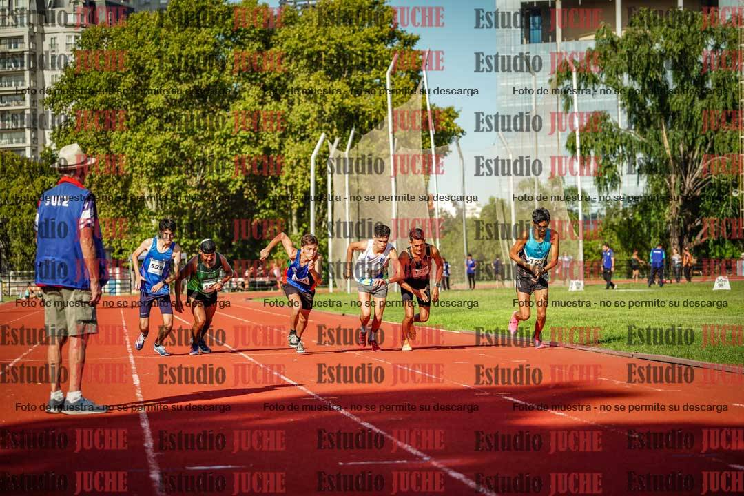 Fotos de los 3000 m con obstáculos de varones