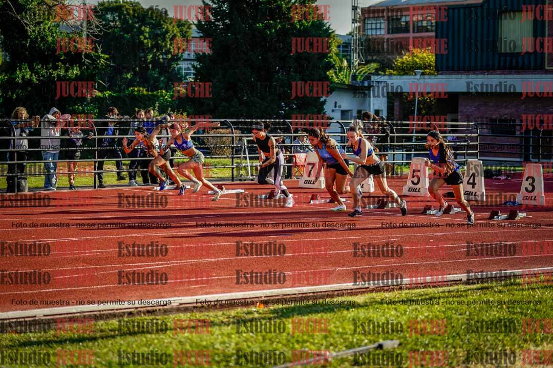 Fotos de los 100 m con vallas de mujeres