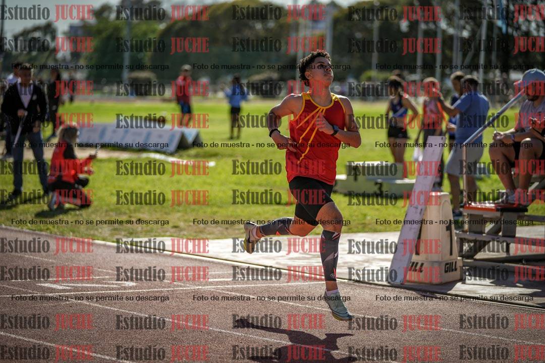 Fotos de los 295 m con vallas de varones