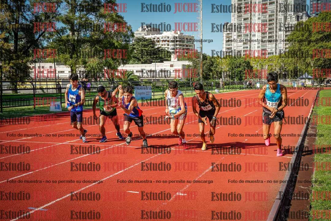 Fotos de los 3000 m con obstáculos de varones