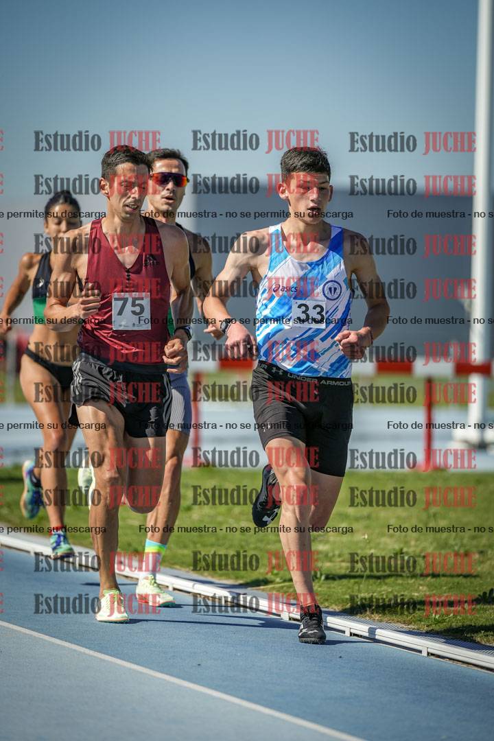 Fotos de los 5000 m de mujeres y varones - serie 1