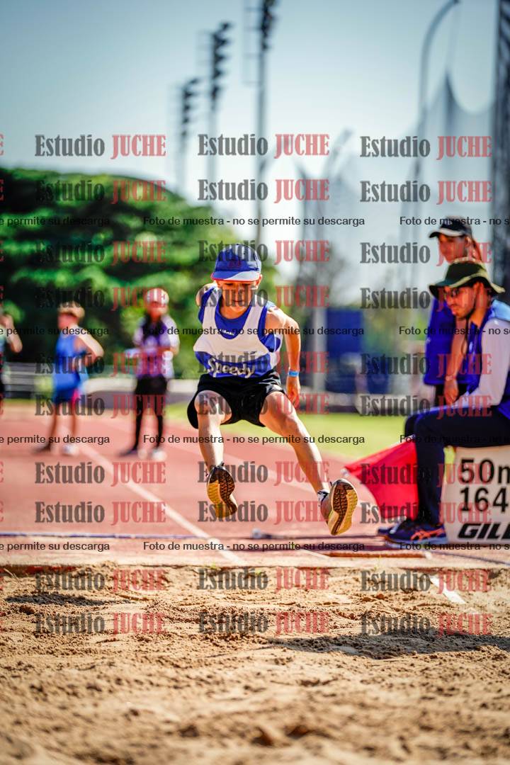 Fotos del salto en largo de varones