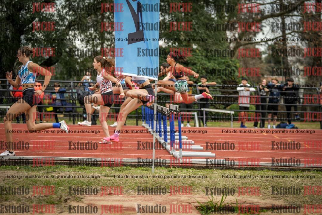 Fotos de los 100 m con vallas de mujeres