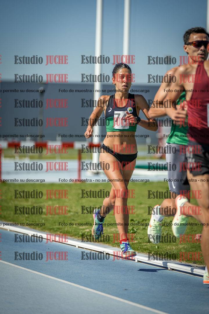 Fotos de los 5000 m de mujeres y varones - serie 1