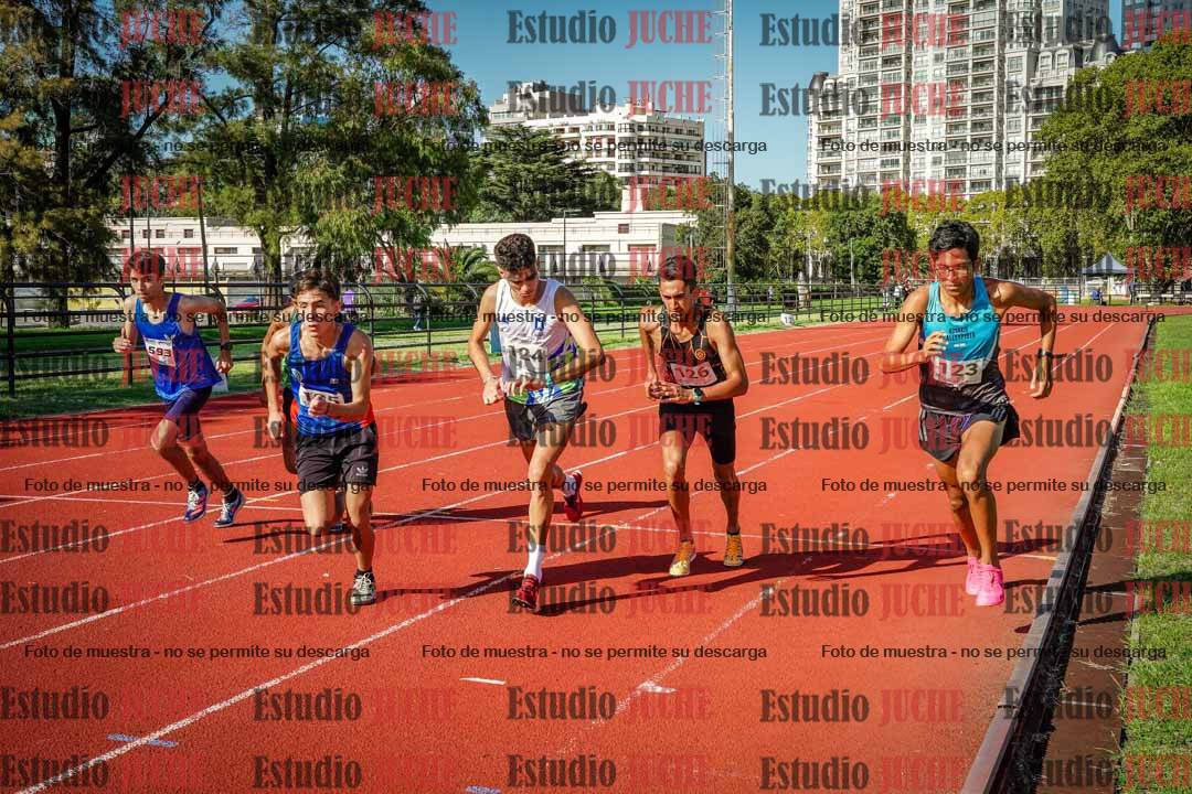 Fotos de los 3000 m con obstáculos de varones
