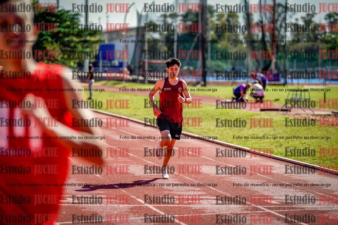 Fotos de los 295 m con vallas de varones