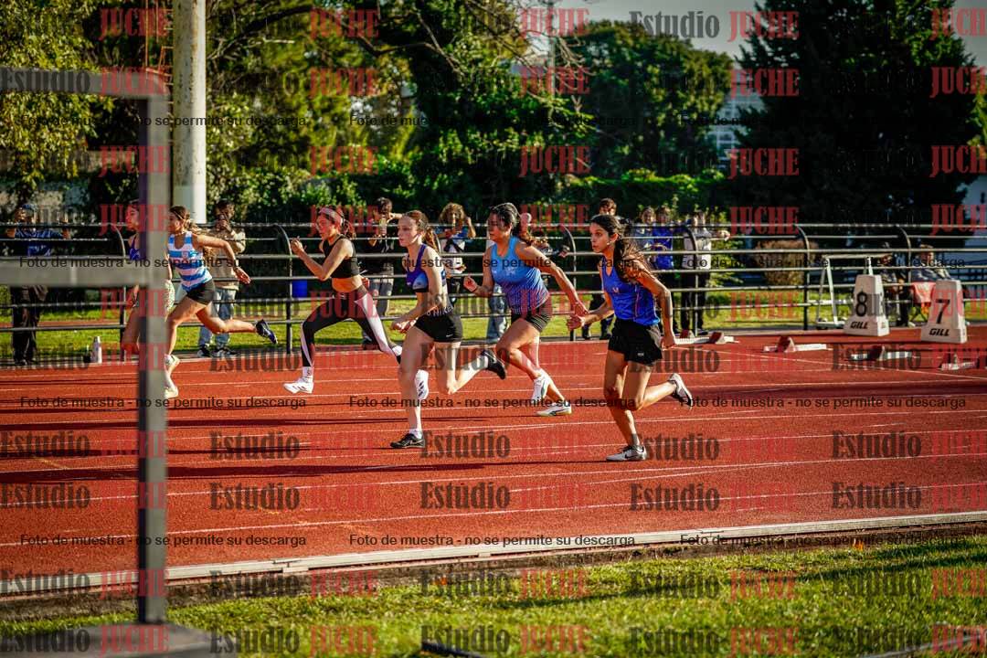 Fotos de los 100 m con vallas de mujeres