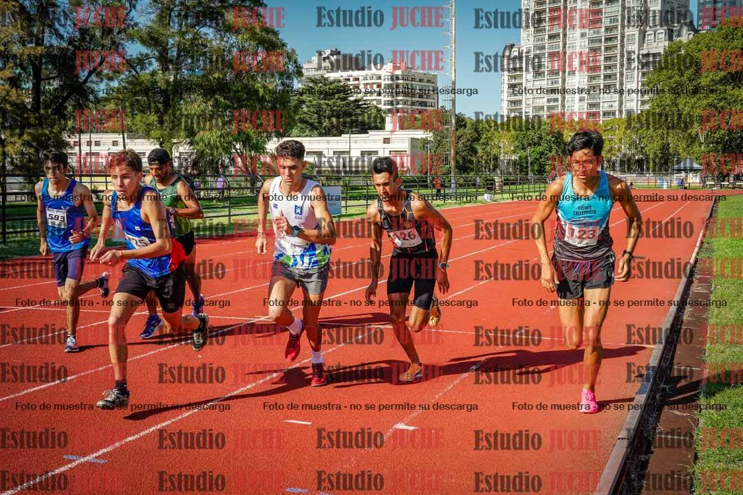 Fotos de los 3000 m con obstáculos de varones