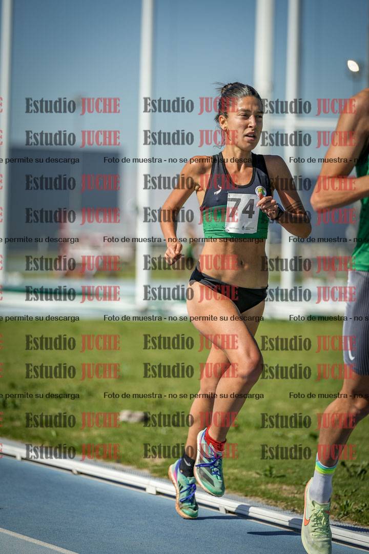 Fotos de los 5000 m de mujeres y varones - serie 1