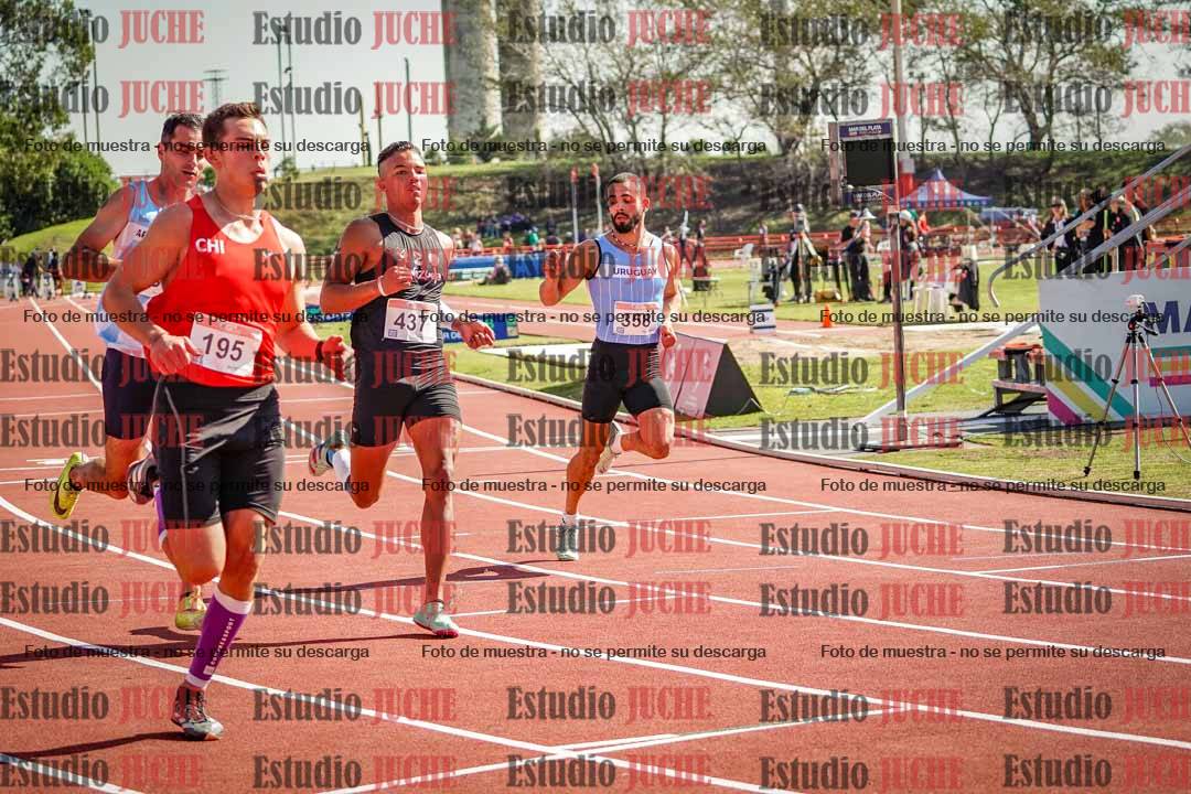 Fotos de los 100 m llanos de varones - deca 1