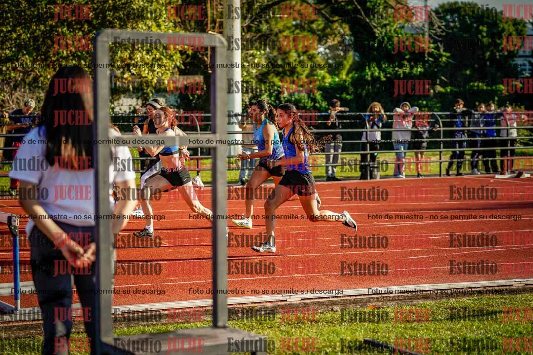 Fotos de los 100 m con vallas de mujeres