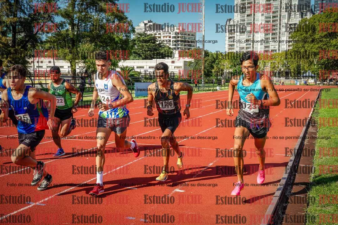 Fotos de los 3000 m con obstáculos de varones