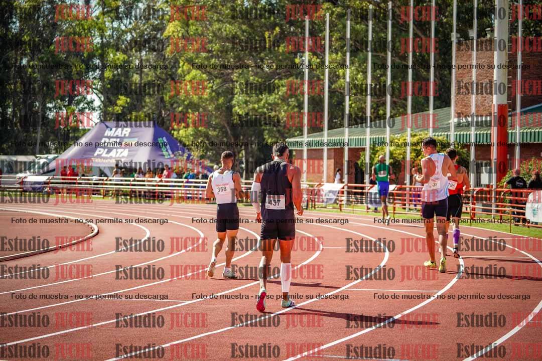 Fotos de algunos extras y podios del día 1