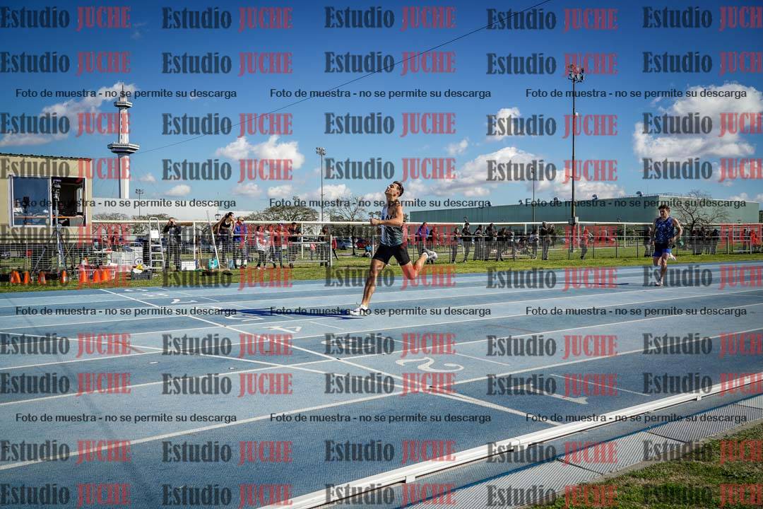 Fotos de los 400 m con vallas de varones