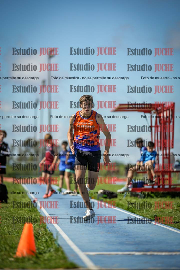 Fotos del salto en largo de varones - U14
