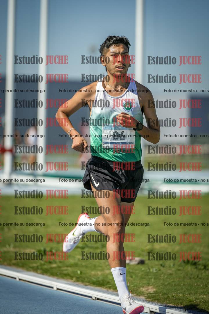 Fotos de los 5000 m de mujeres y varones - serie 1