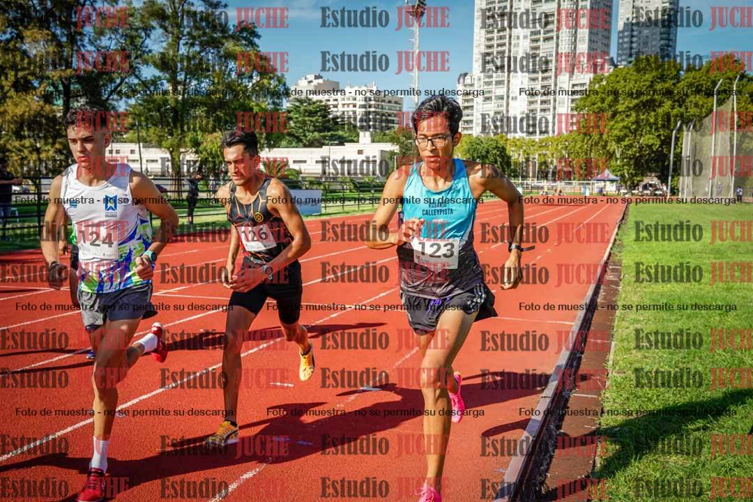 Fotos de los 3000 m con obstáculos de varones
