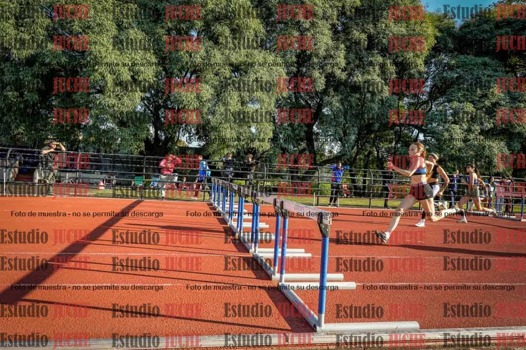 Fotos de los 100 m con vallas de mujeres
