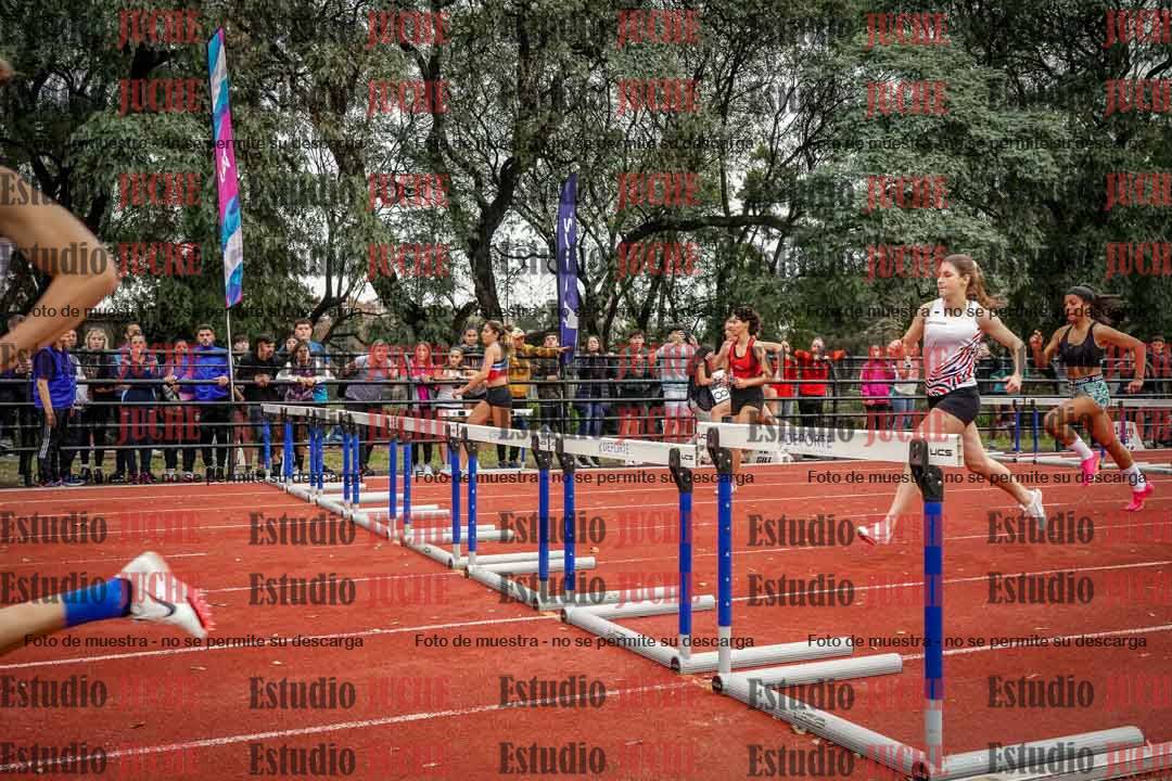 Fotos de los 100 m con vallas de mujeres