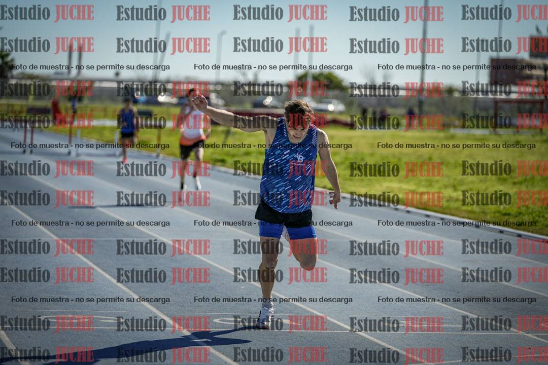 Fotos de los 400 m con vallas de varones
