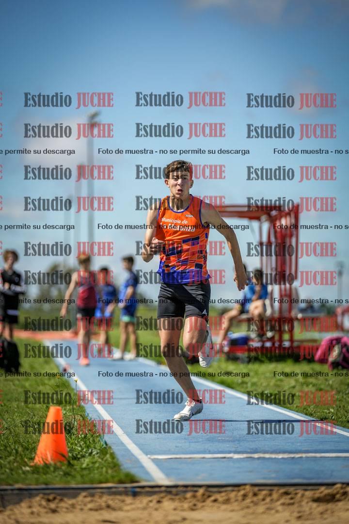 Fotos del salto en largo de varones - U14