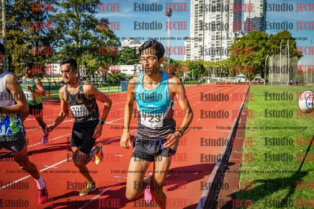 Fotos de los 3000 m con obstáculos de varones