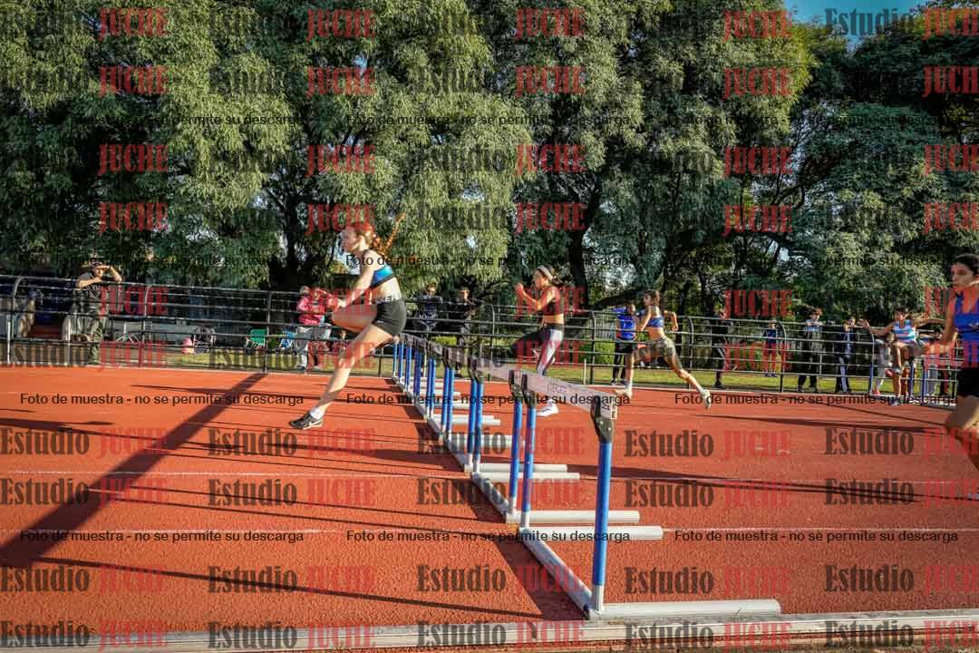 Fotos de los 100 m con vallas de mujeres